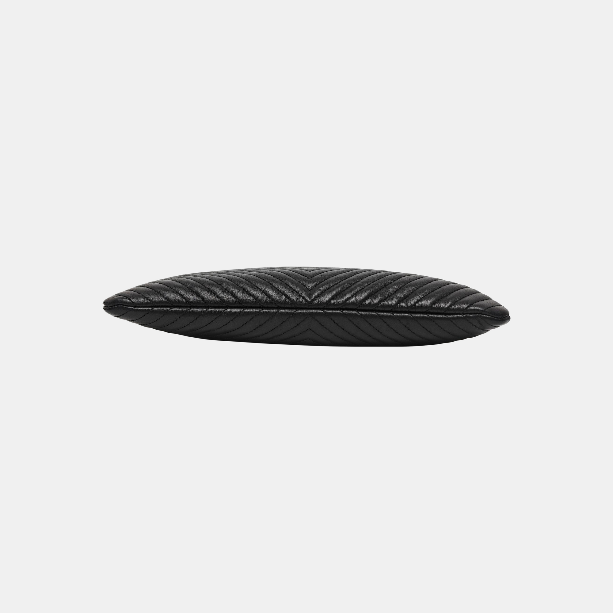BOY CHANEL Chevron, Cordero Acolchado Negro