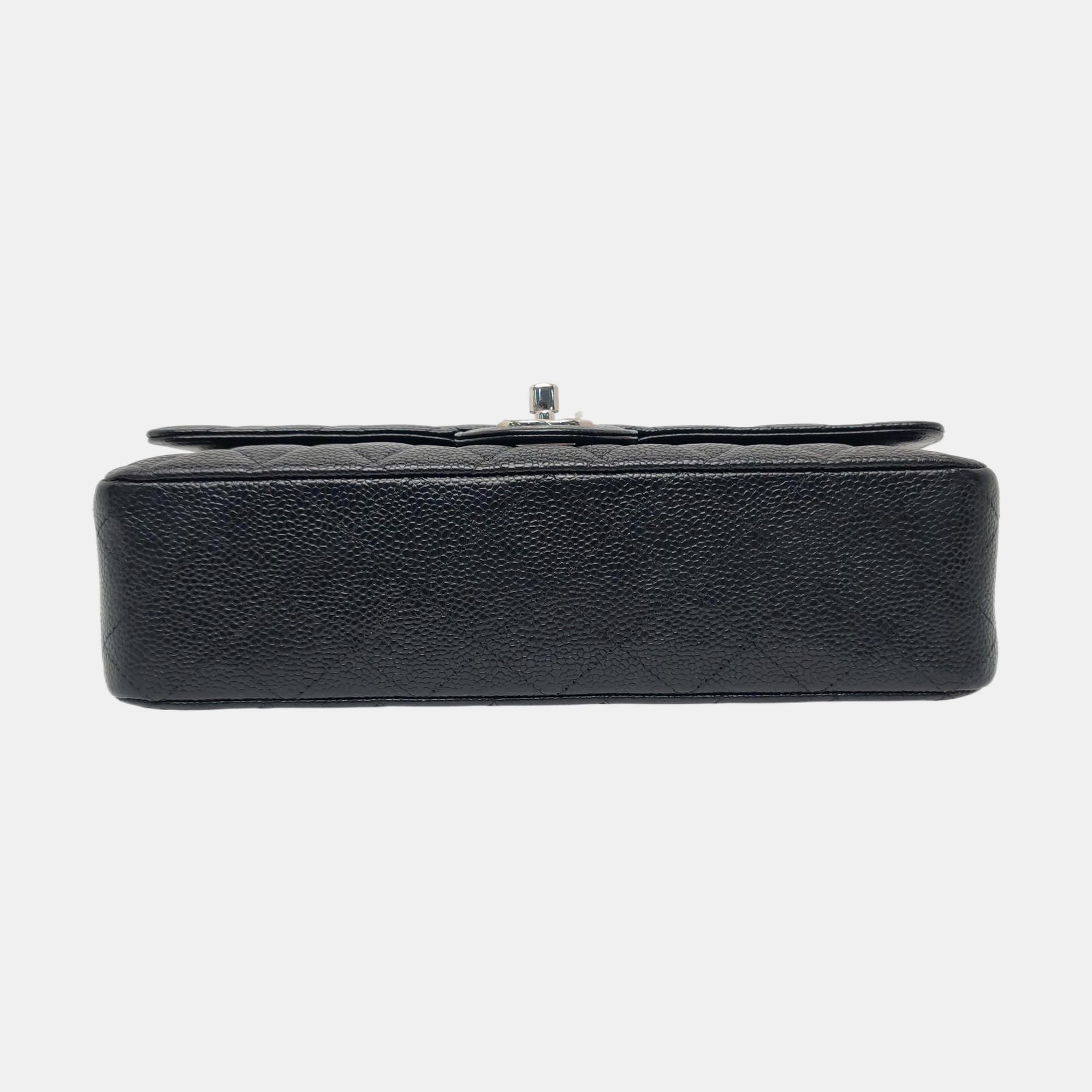 CLASSIC FLAP Medium Quilted Grained Calfskin Black