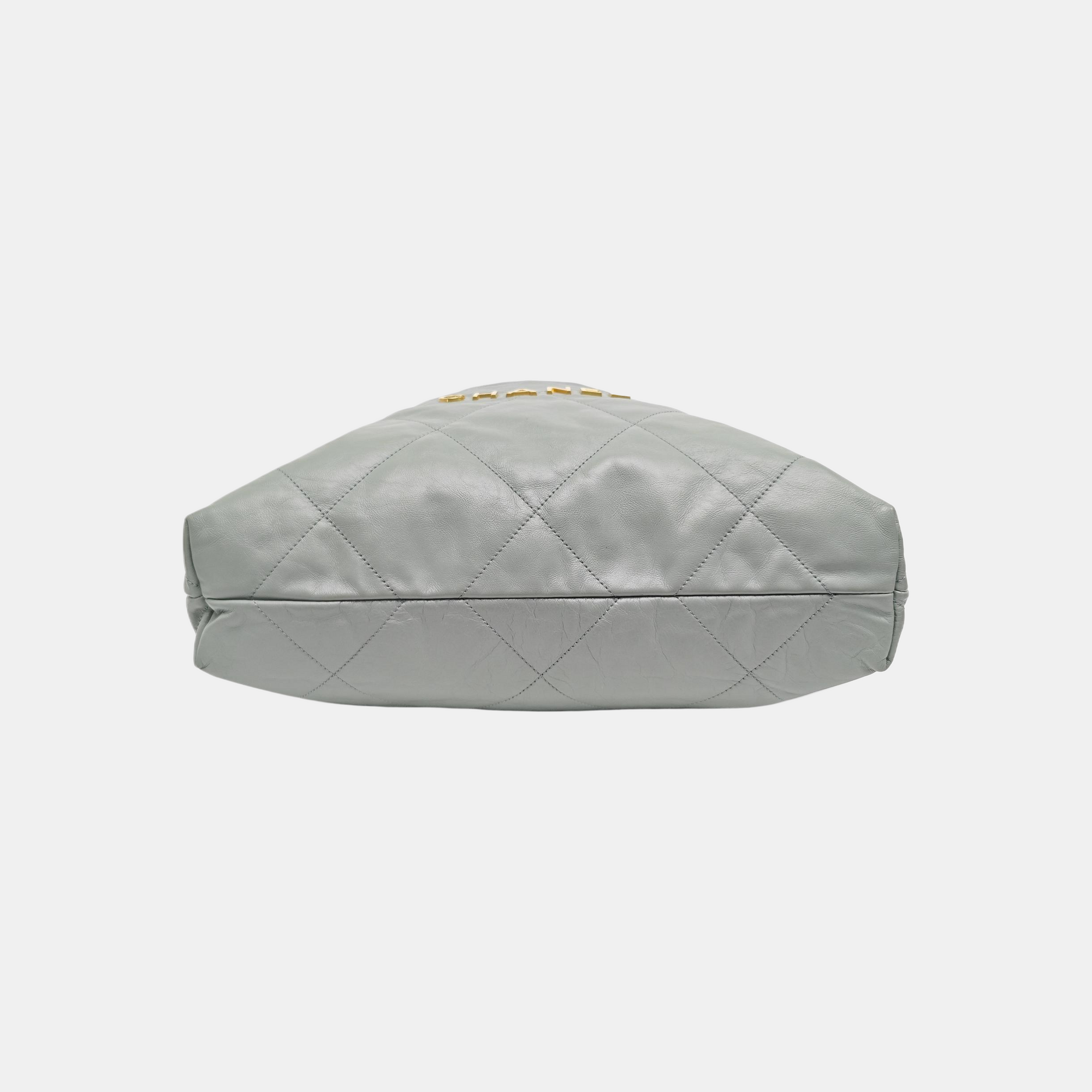 CHANEL 22 Medium Quilted Calfskin Green