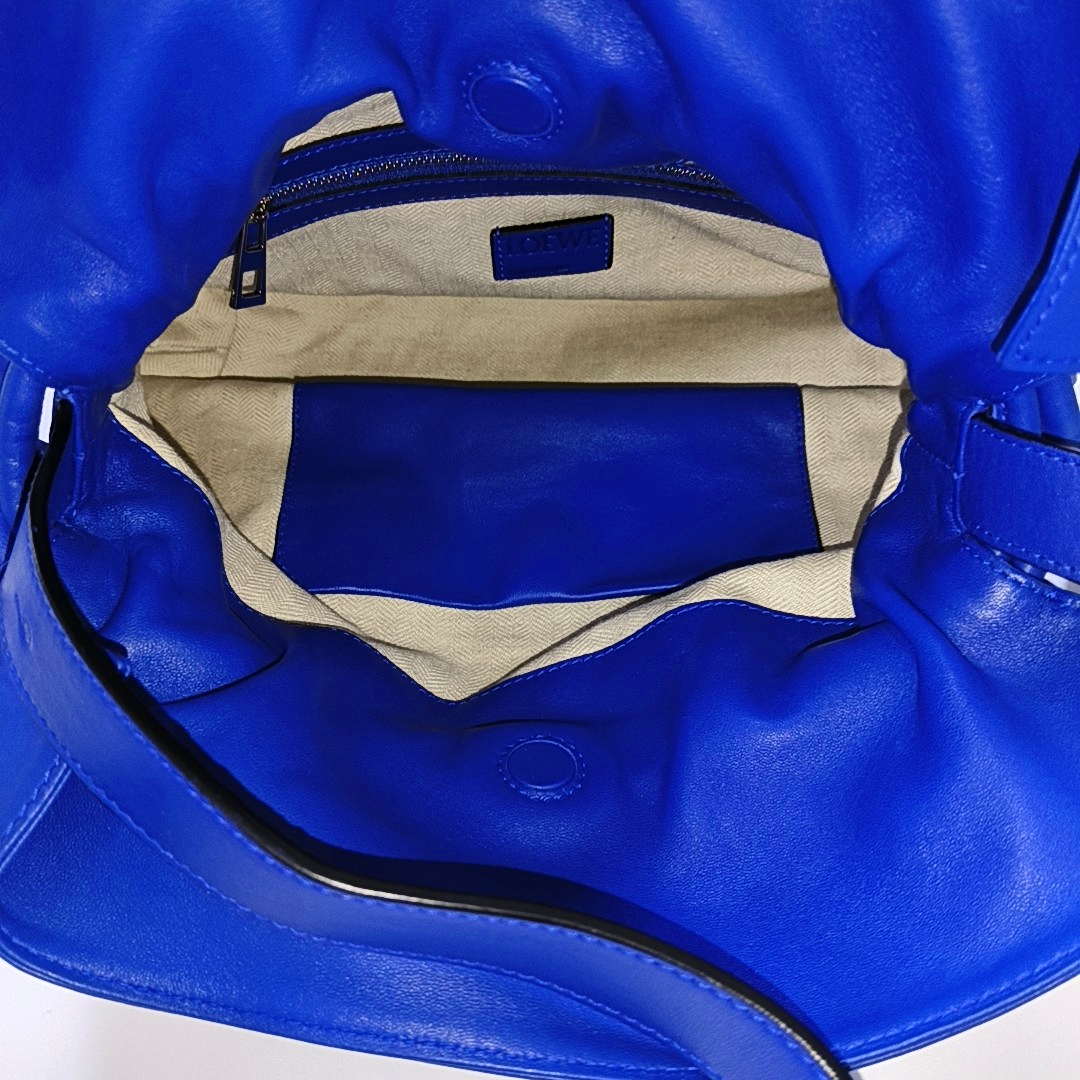 Authenticated pre-owned  Flamenco Calfskin Blue - Crossbody Bag at Looply