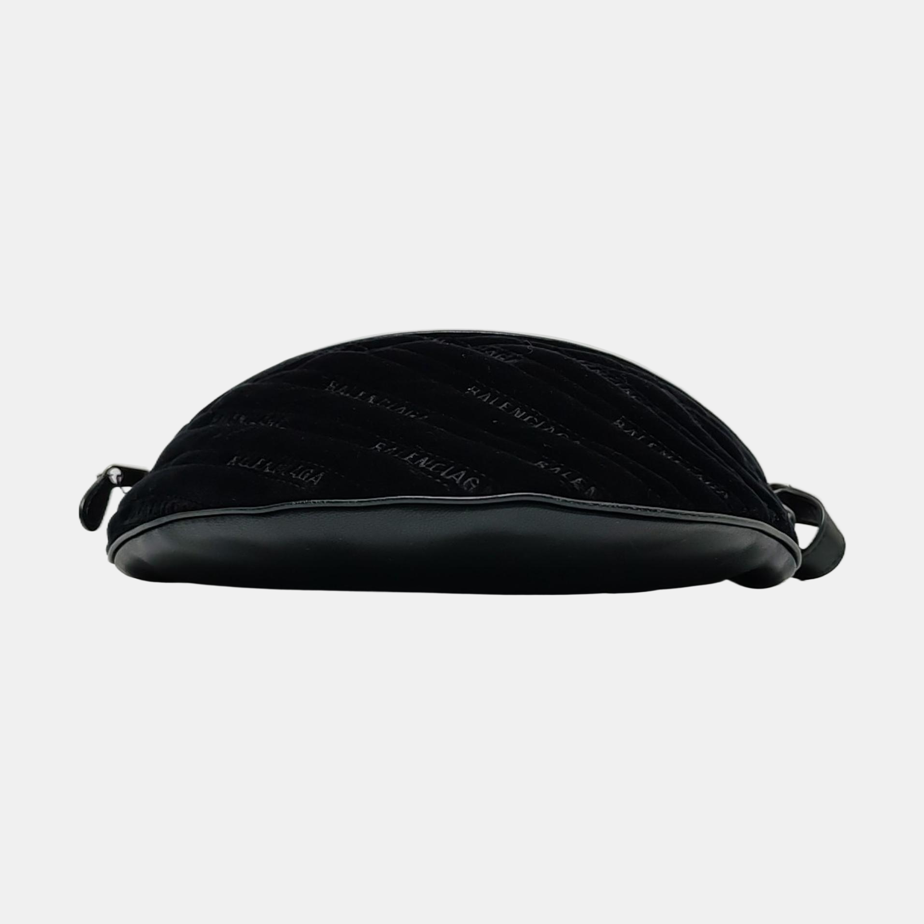 Souvenirs Velvet Black