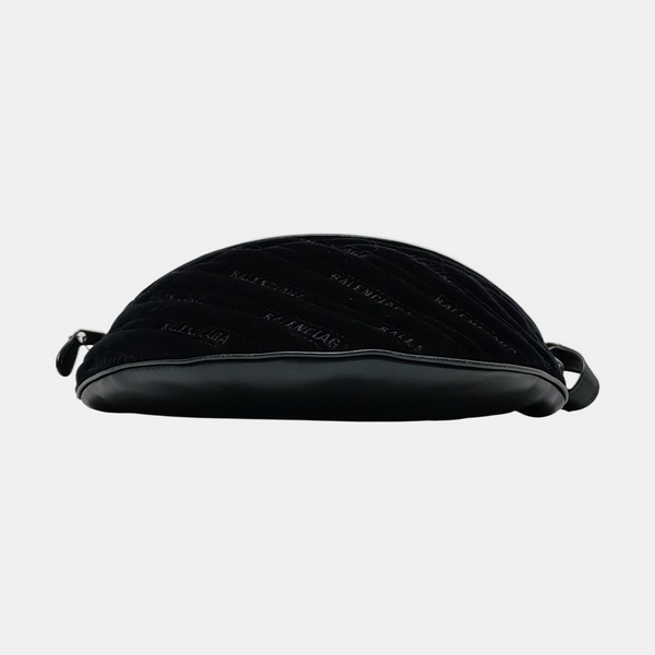 Souvenirs Velvet Black