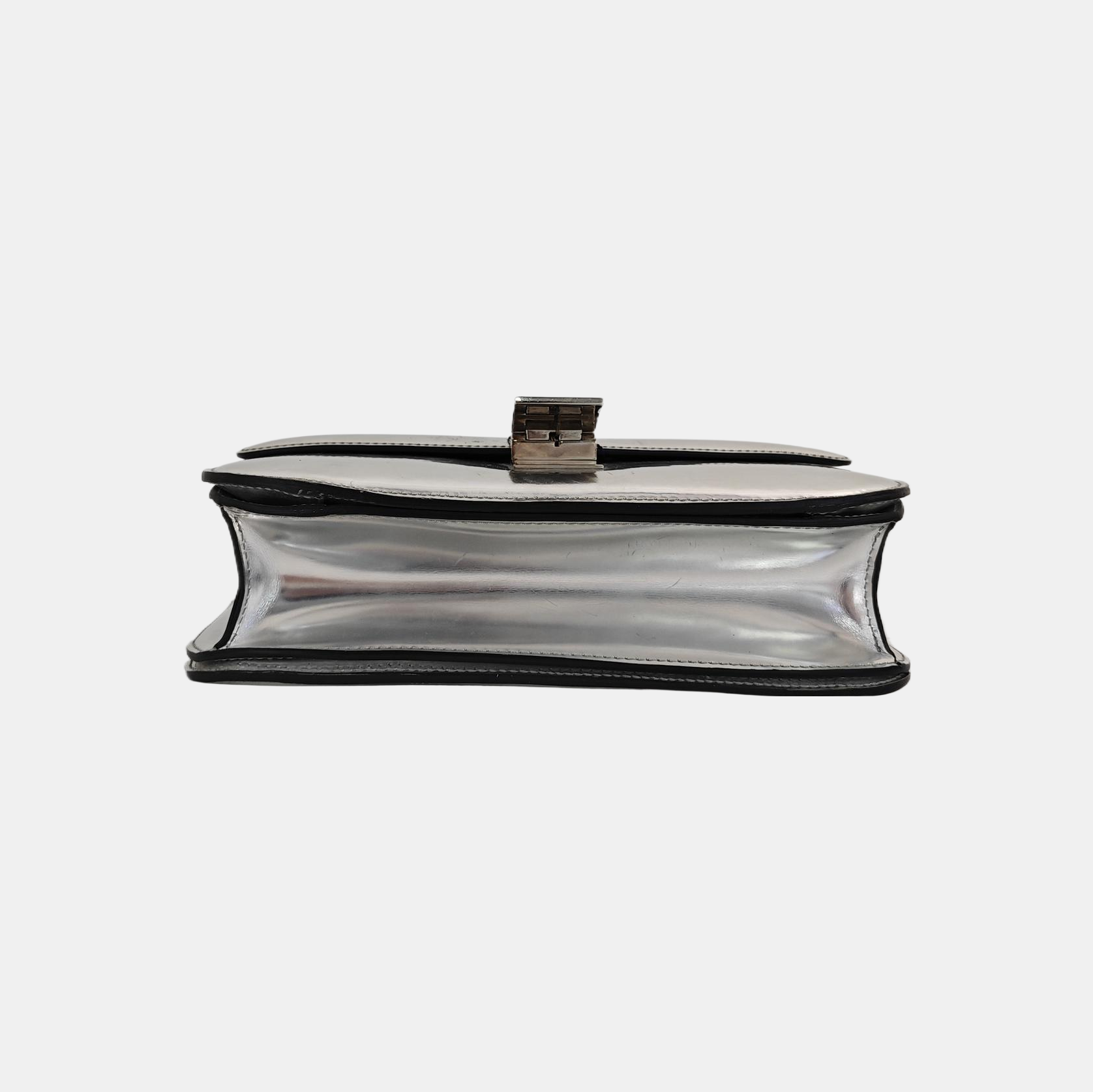 Authenticated pre-owned  CLASSIC BOX Medium Calfskin Silver - Shoulder Bag at Looply