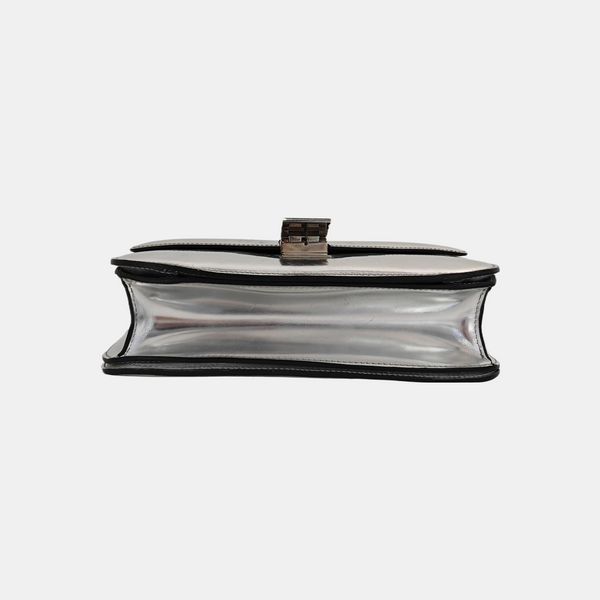Authenticated pre-owned  CLASSIC BOX Medium Calfskin Silver - Shoulder Bag at Looply