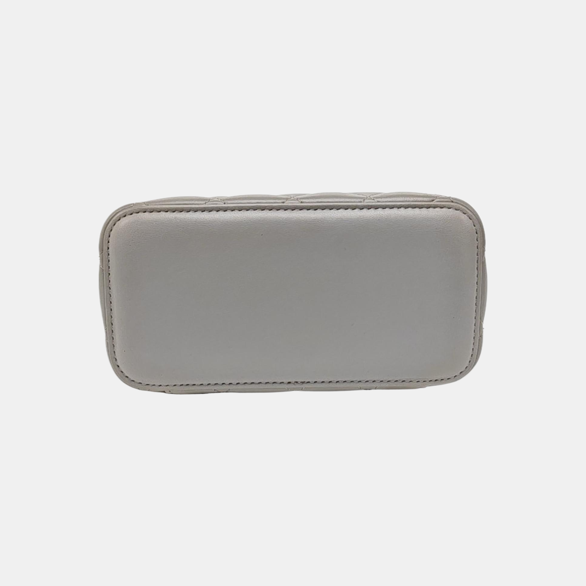 VANITY CASE Small Quilted Lambskin Gray
