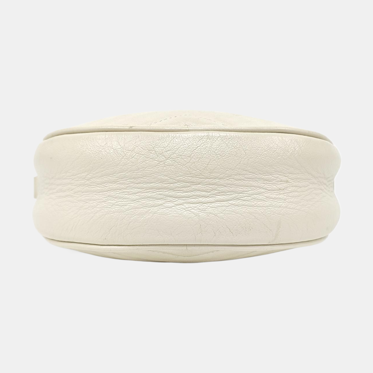 Authenticated pre-owned  GG Marmont Mini Quilted Calfskin White - Shoulder Bag at Looply