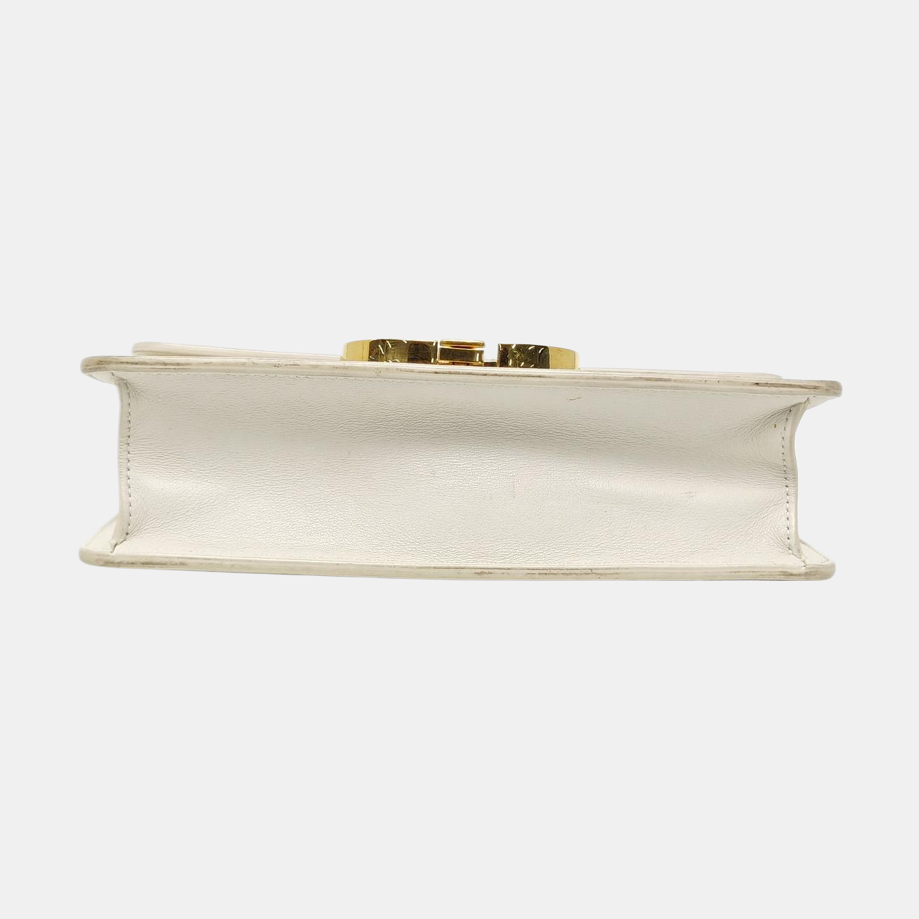 Authenticated pre-owned  30 Montaigne Calfskin White - Shoulder Bag at Looply