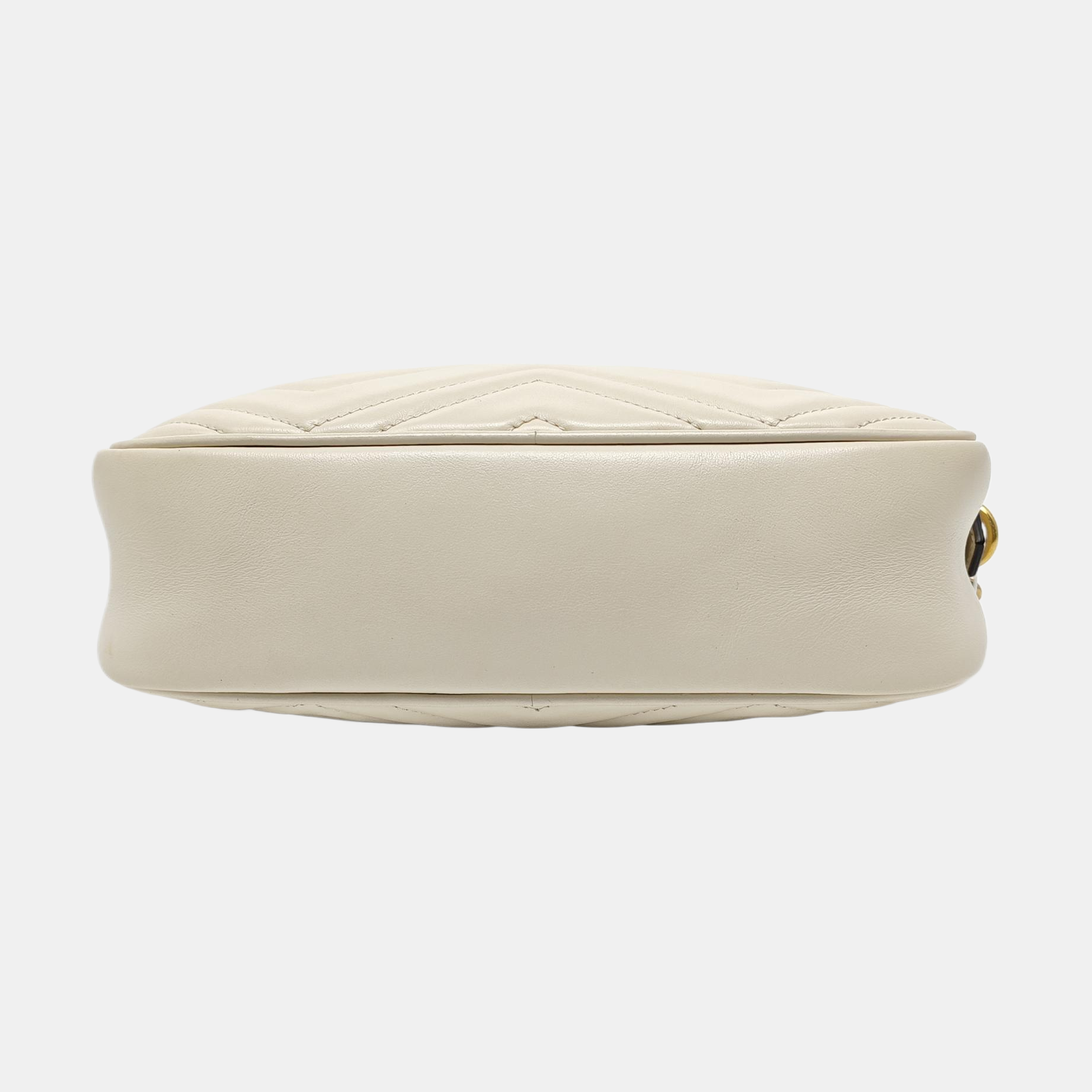 Authenticated pre-owned  GG Marmont Small Quilted Calfskin White - Crossbody Bag at Looply
