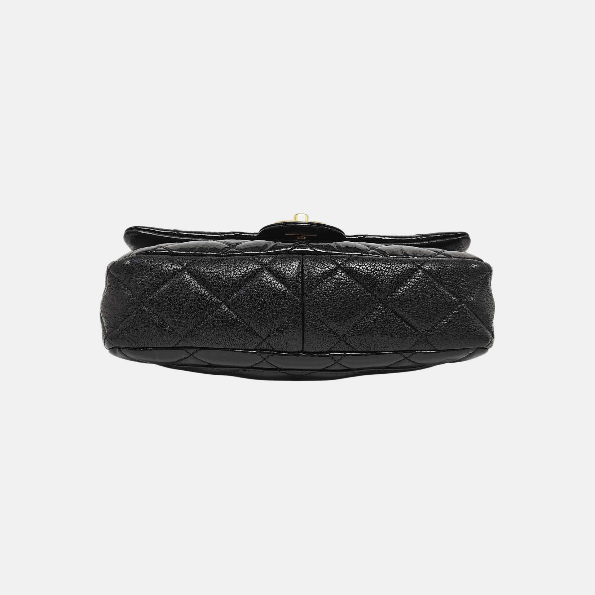 CLASSIC FLAP Quilted Patent Leather Black