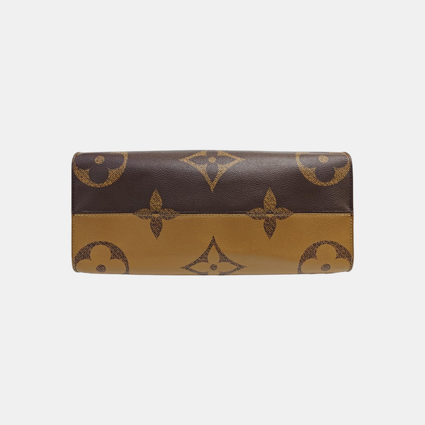 Onthego MM Lona revestida Monogram Marrón