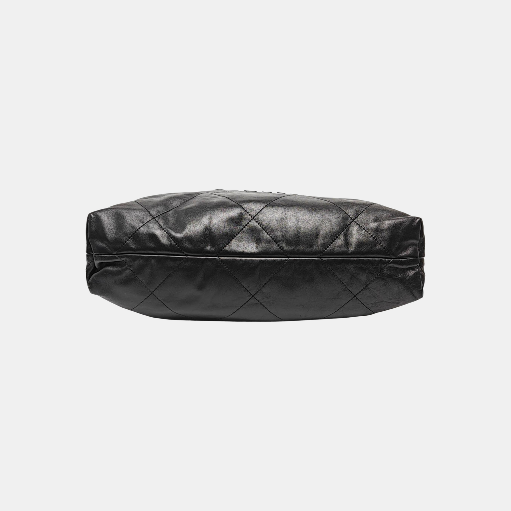 CHANEL 22 Medium Quilted Calfskin Black