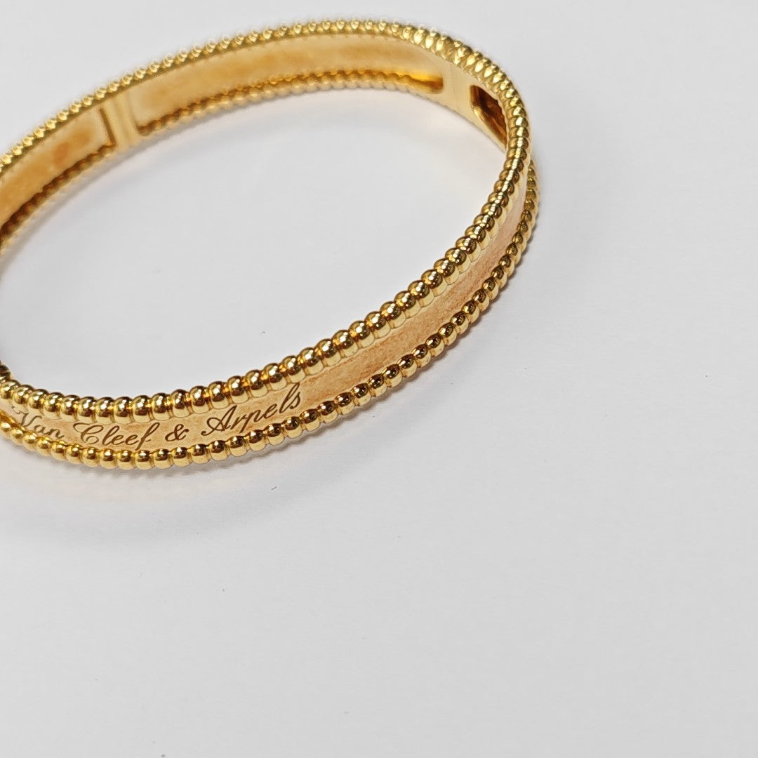 Perlée Signature 18k Gold Bangle