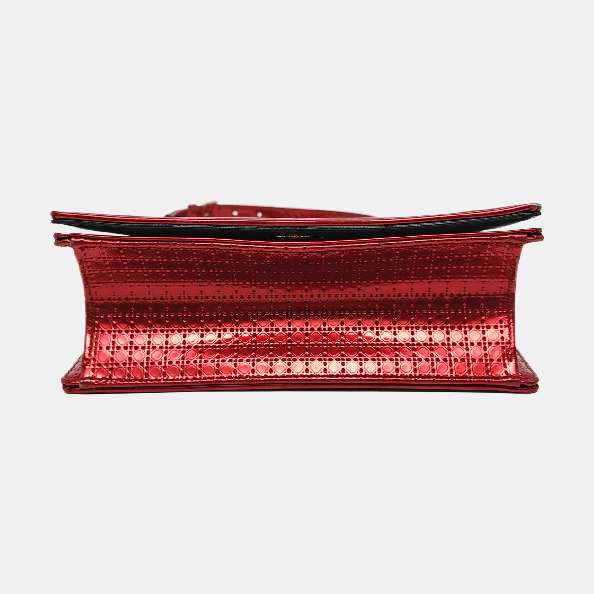 Authenticated pre-owned  Diorama Quilted Calfskin Red - Crossbody Bag at Looply