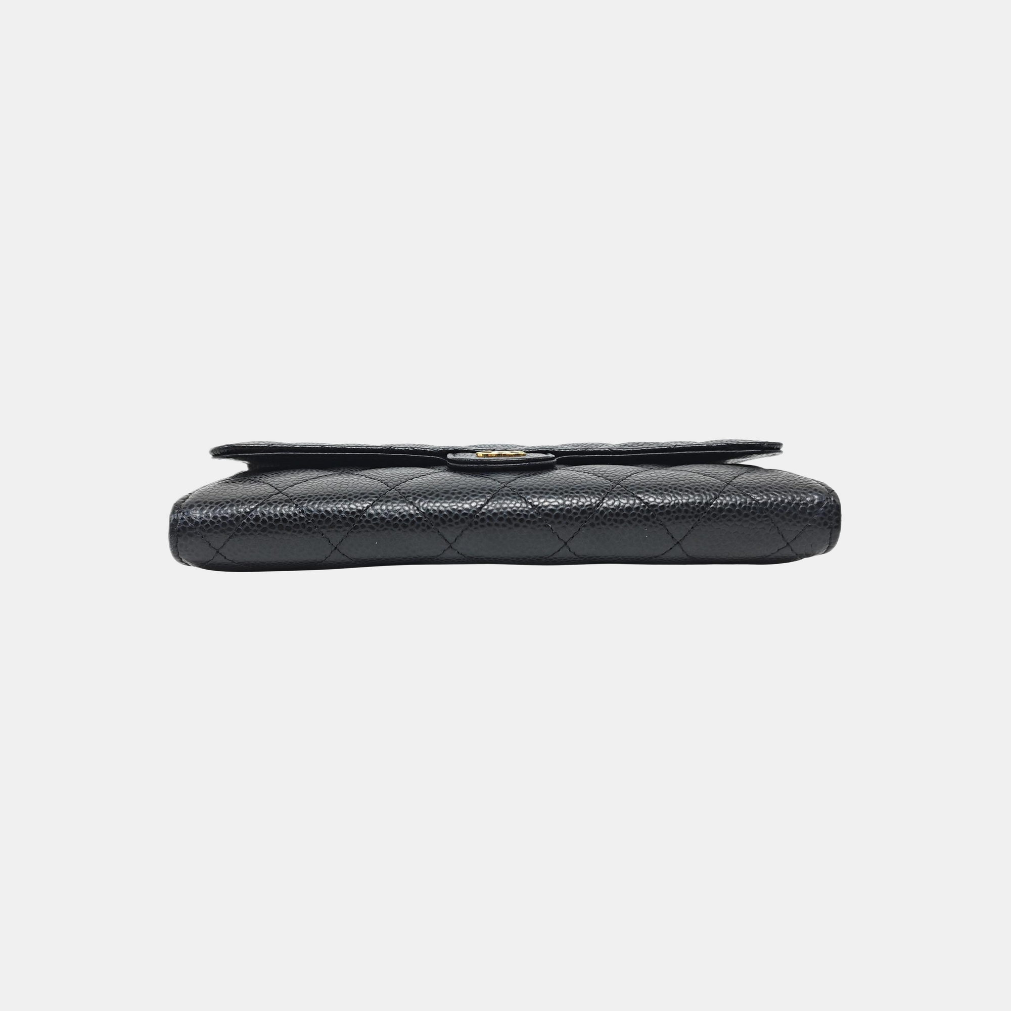 Cartera CLÁSICA CON SOLAPA Mini Acolchada de Piel de Becerro Granulada Negra