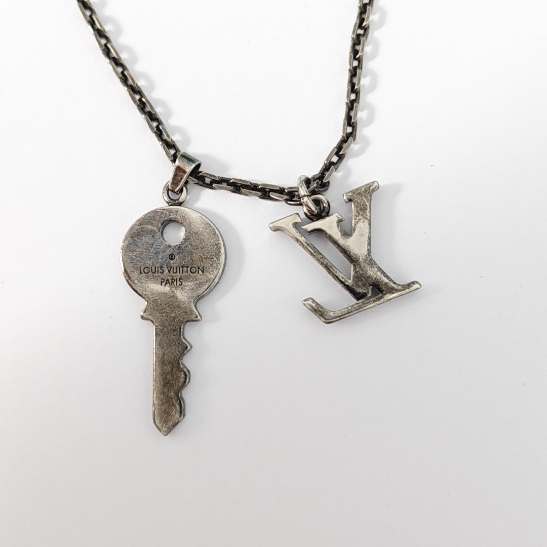 Metal Black Necklace