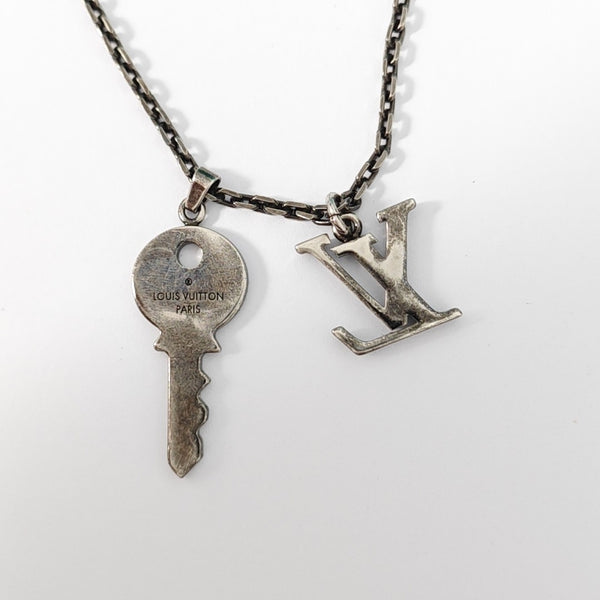 Metal Black Necklace