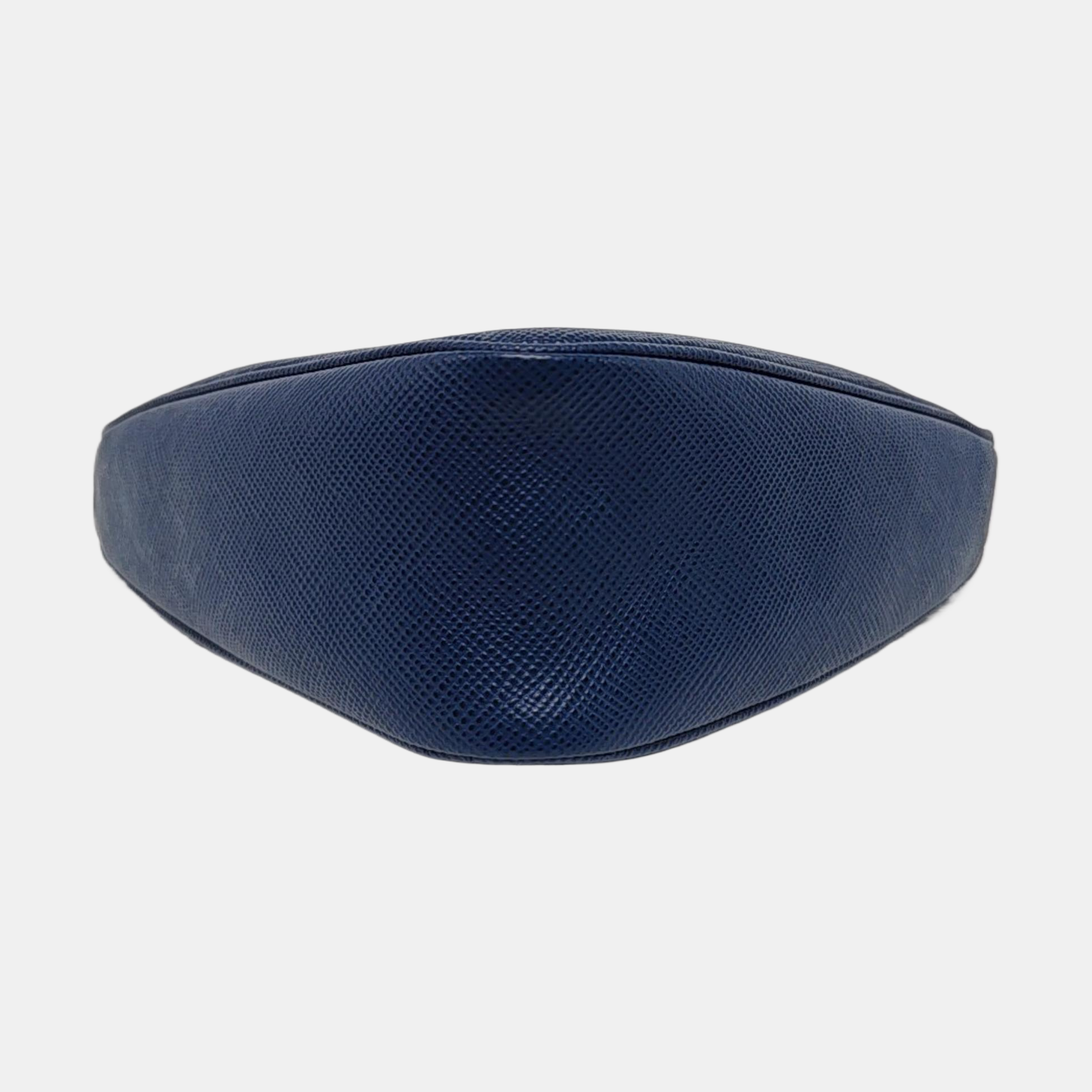 Authenticated pre-owned  Triangle Small Leather Blue - Clutch at Looply
