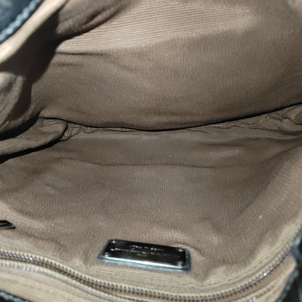 Medium Leather Black