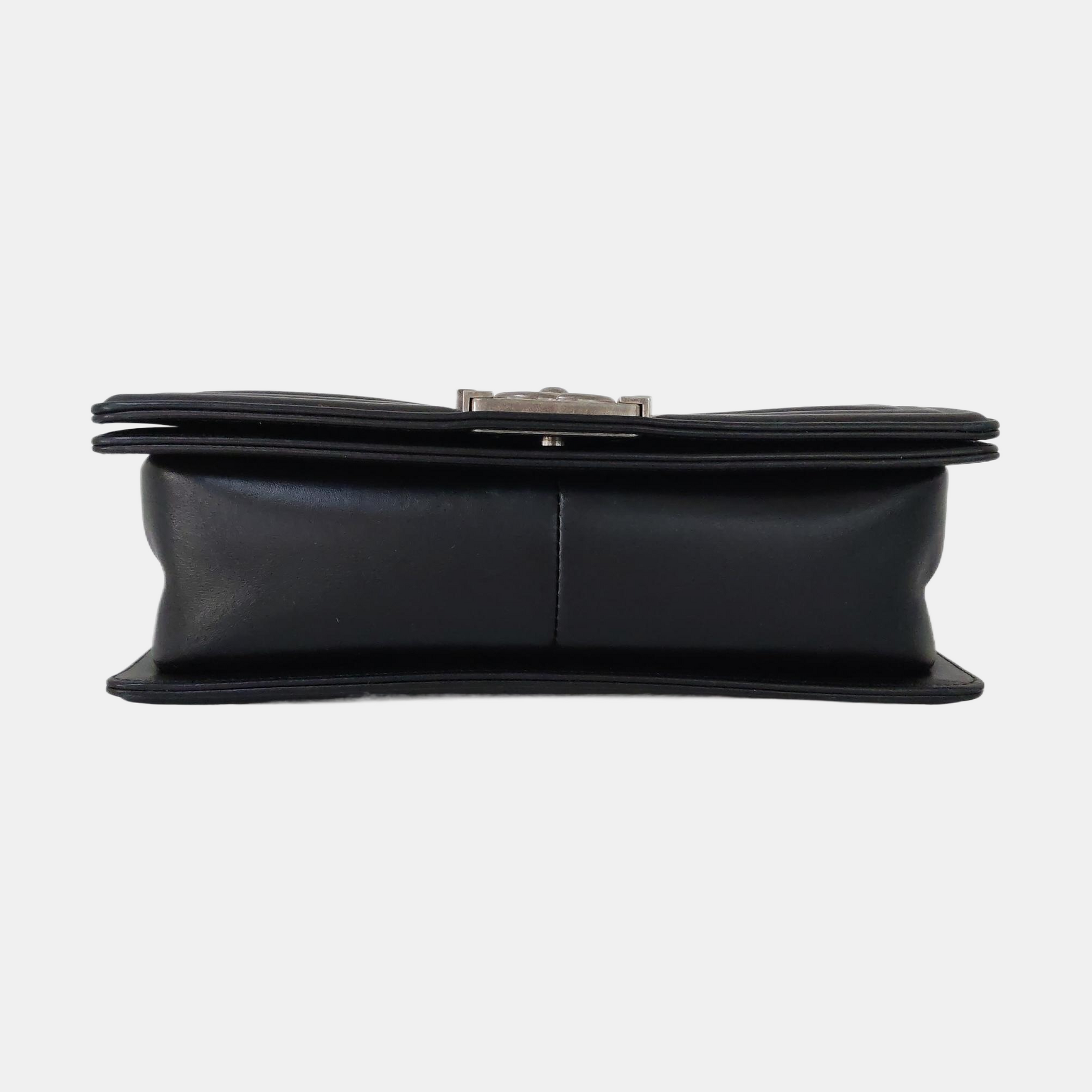 Authenticated pre-owned  BOY CHANEL Medium Lambskin Black - Shoulder Bag at Looply