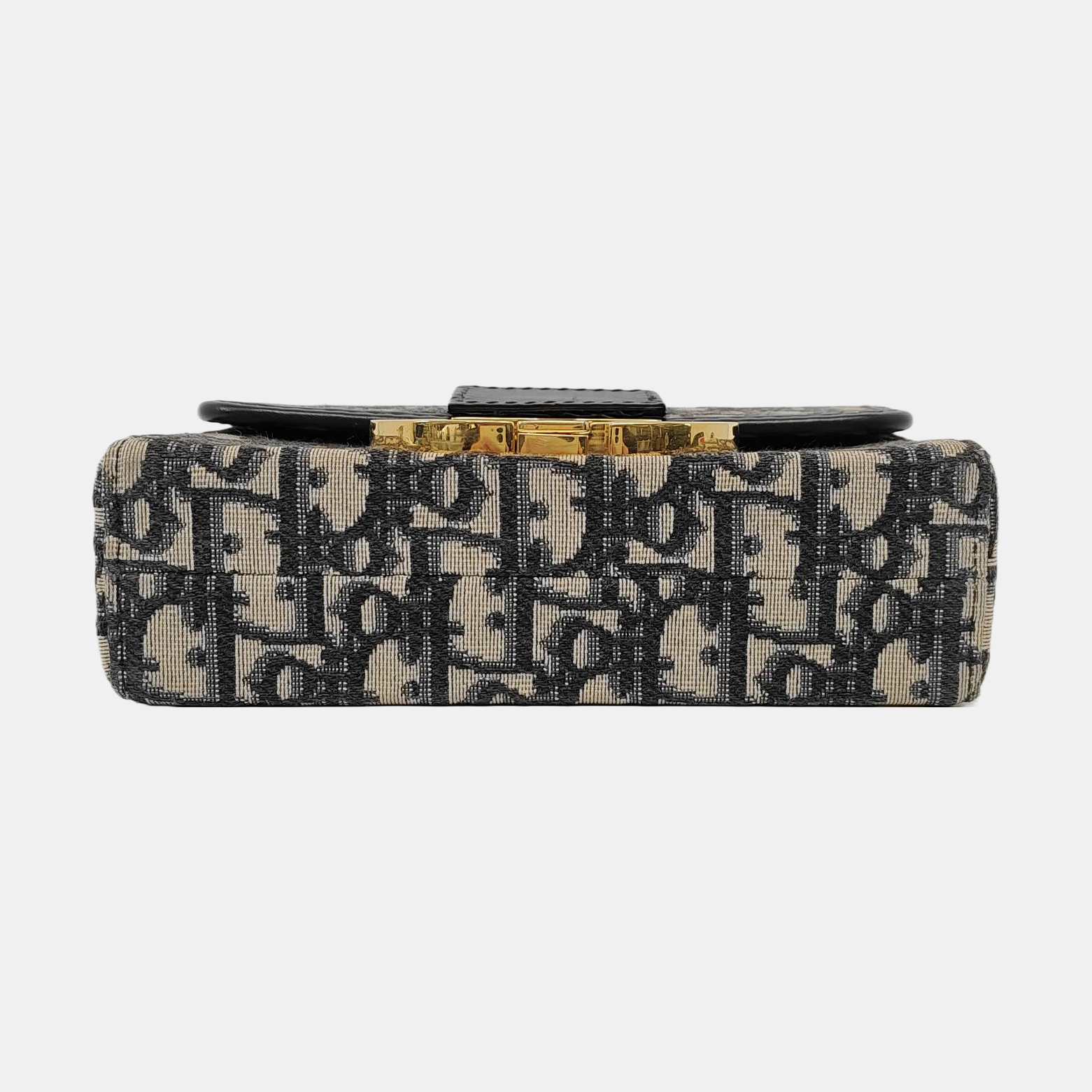 Authenticated pre-owned  30 Montaigne Oblique Canvas Blue - Clutch at Looply