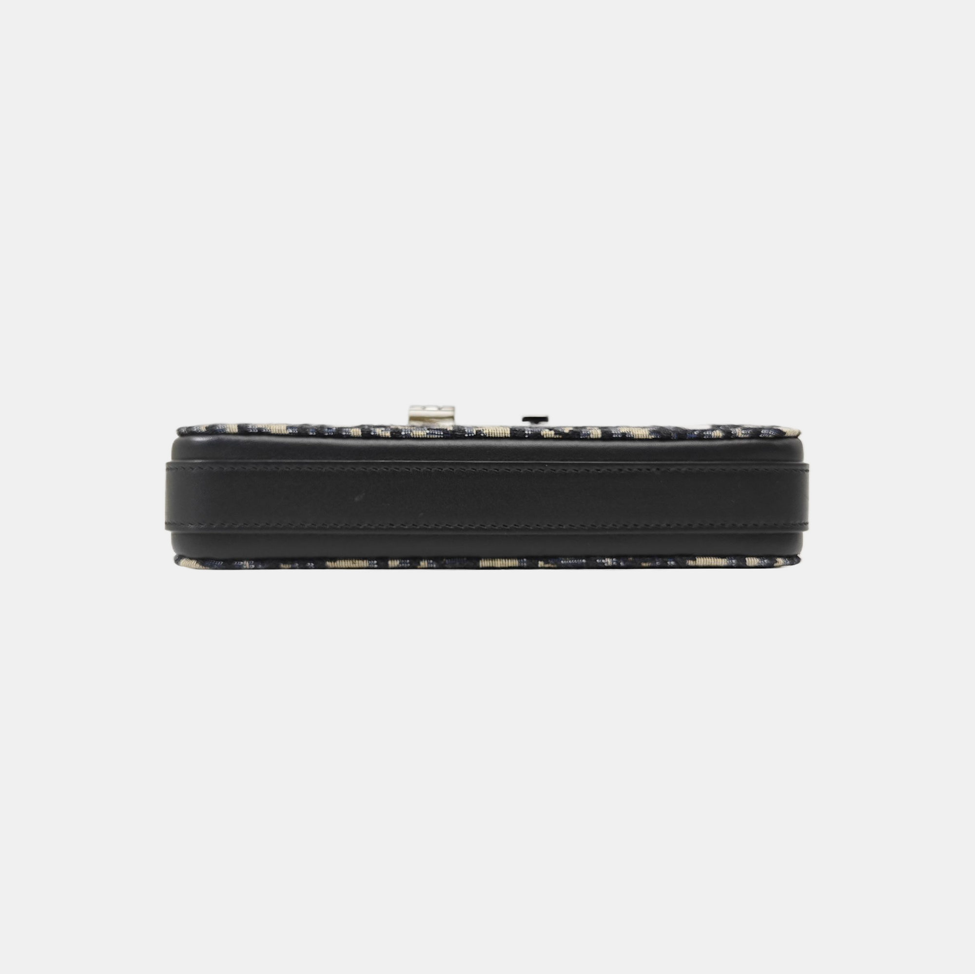 Lock Oblique Canvas Black