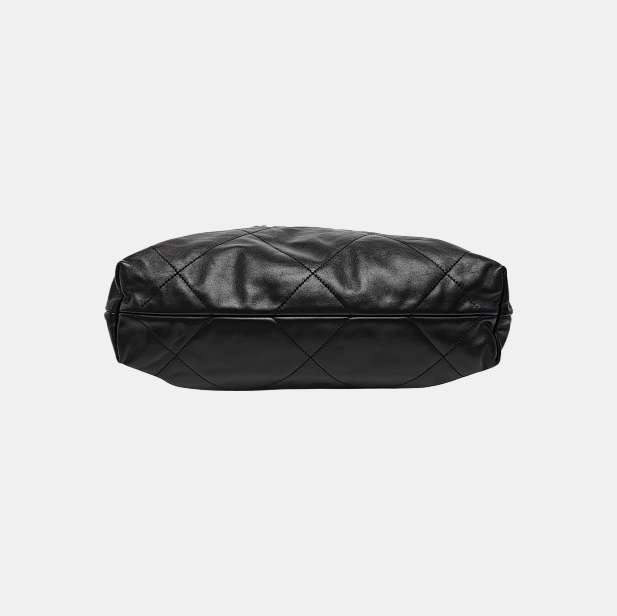 CHANEL 22 Small Quilted Calfskin Black