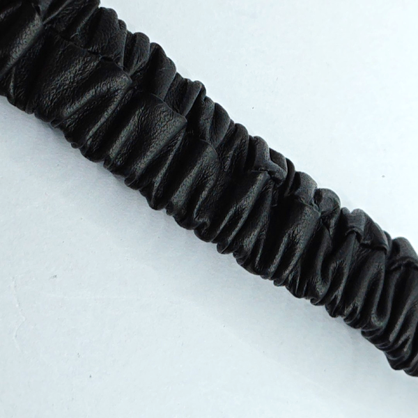Cinturón de cuero negro