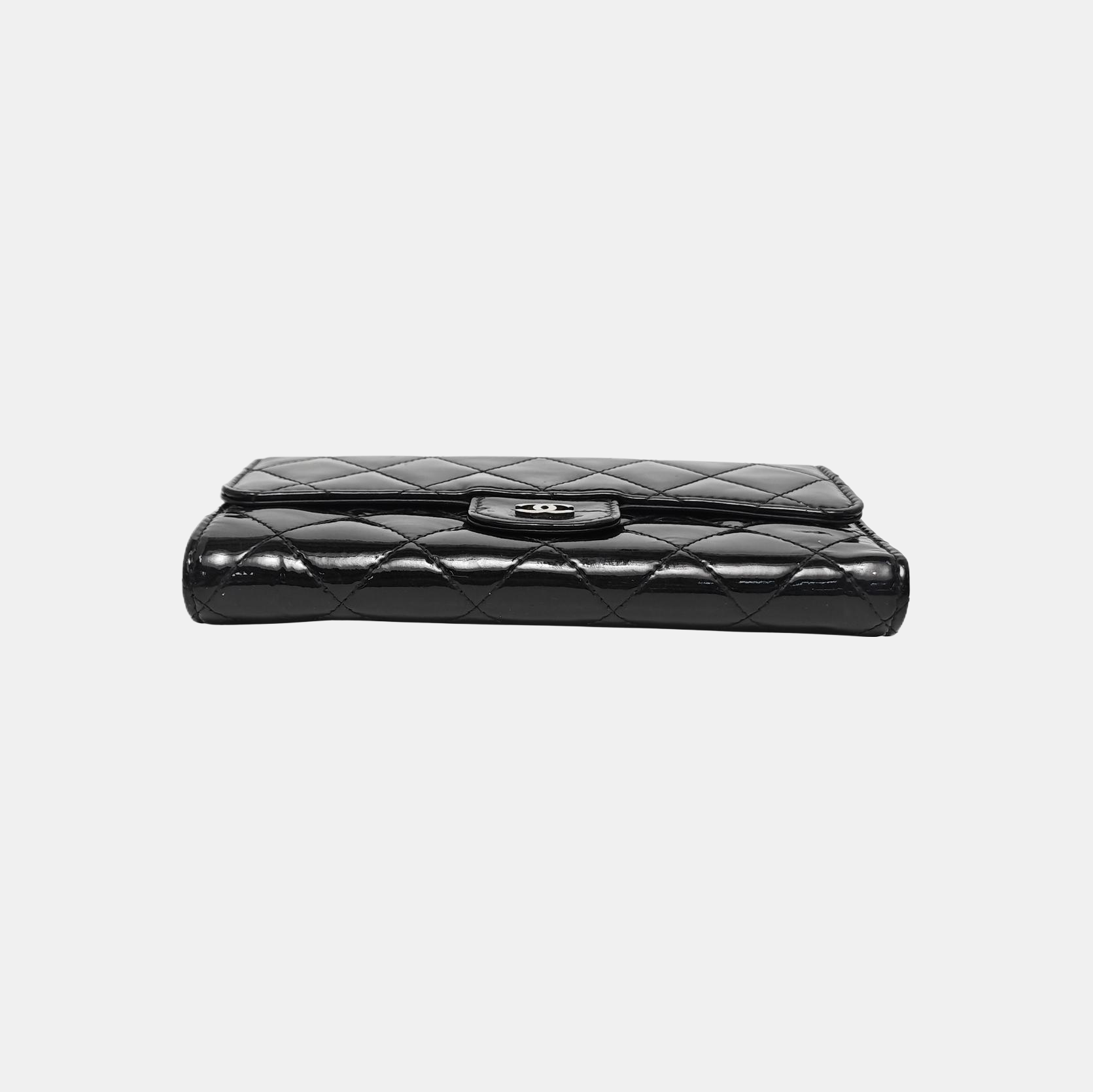CLASSIC FLAP Mini Quilted Patent Leather Black Wallet