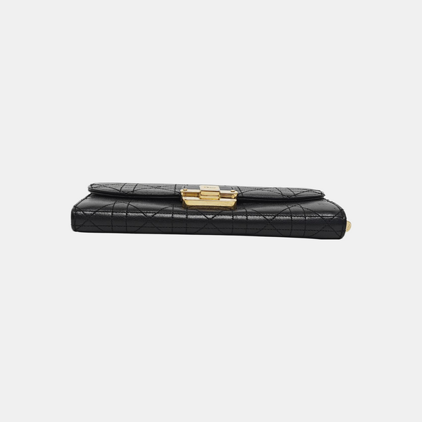 Cartera Miss Dior de piel de becerro acolchada negra