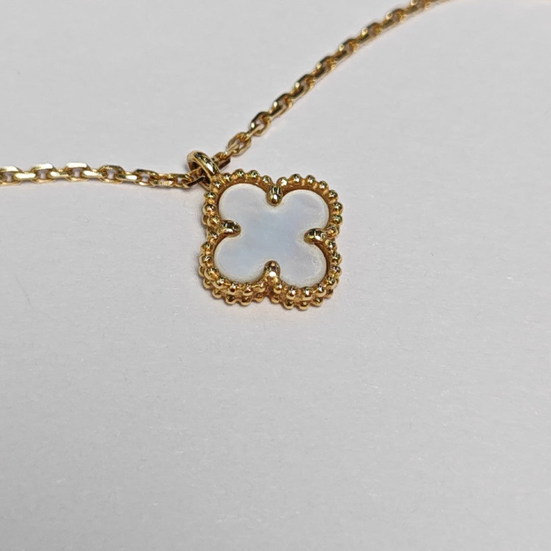 Sweet Alhambra 18k Gold Necklace