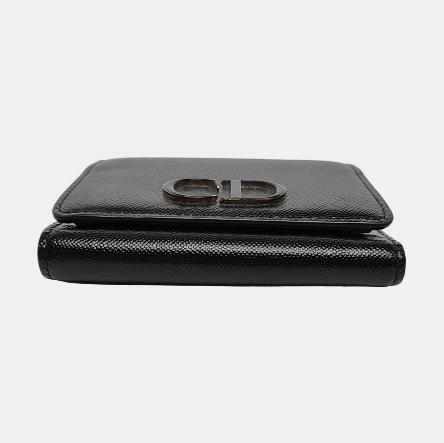 Authenticated pre-owned  30 Montaigne Calfskin Black Wallet - Wallet at Looply