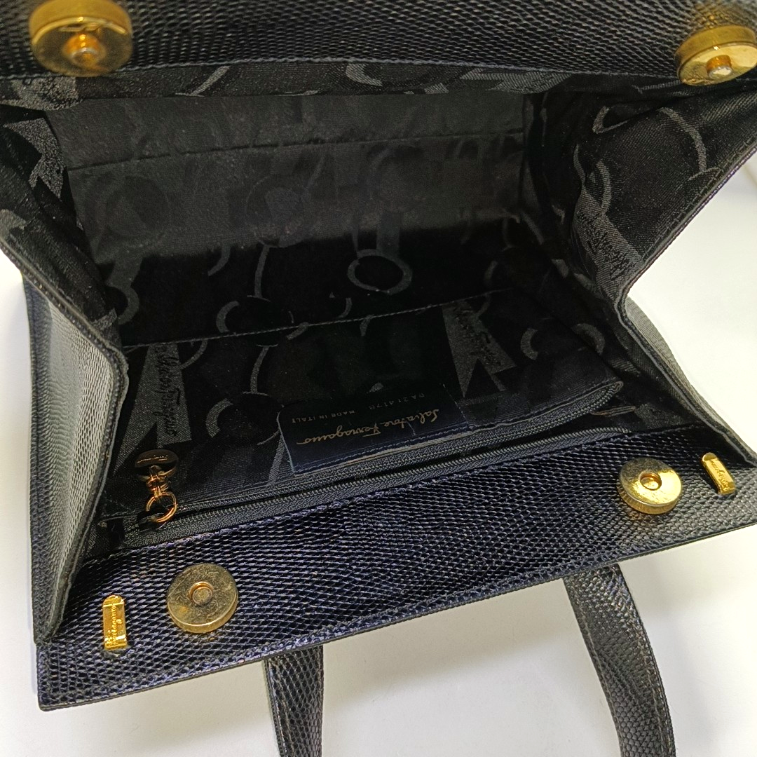 Vara Medium Calfskin Black