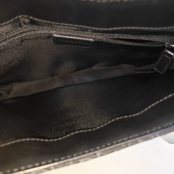 Street Chic Oblique Canvas Black
