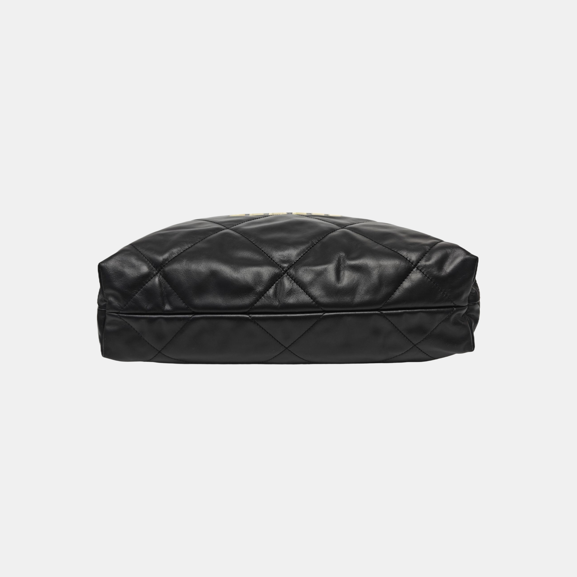 CHANEL 22 Small Quilted Calfskin Black
