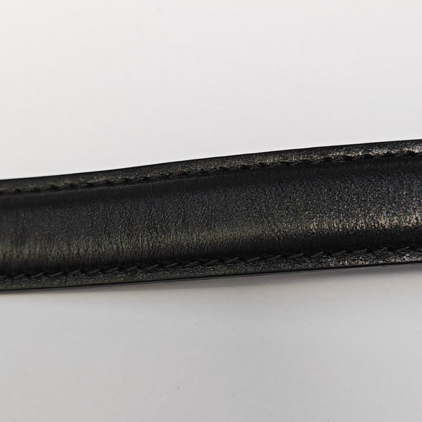 Cinturón de cuero negro