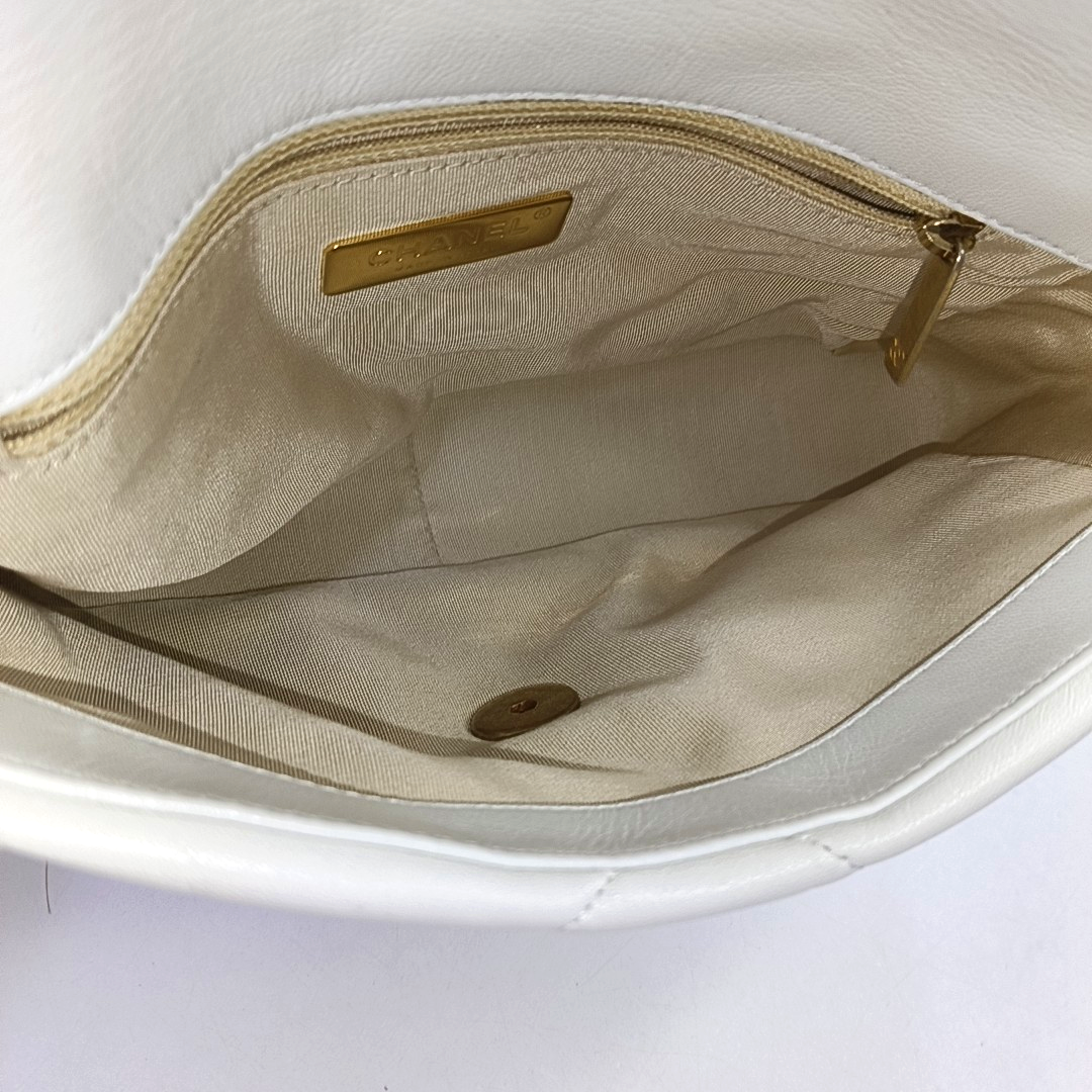 CHANEL 19 Small Quilted Lambskin White