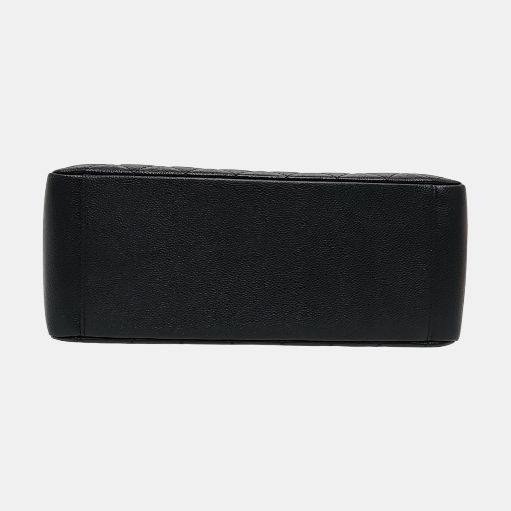 CHANEL GST Grande Piel de Becerro Granulada Acolchada Negra