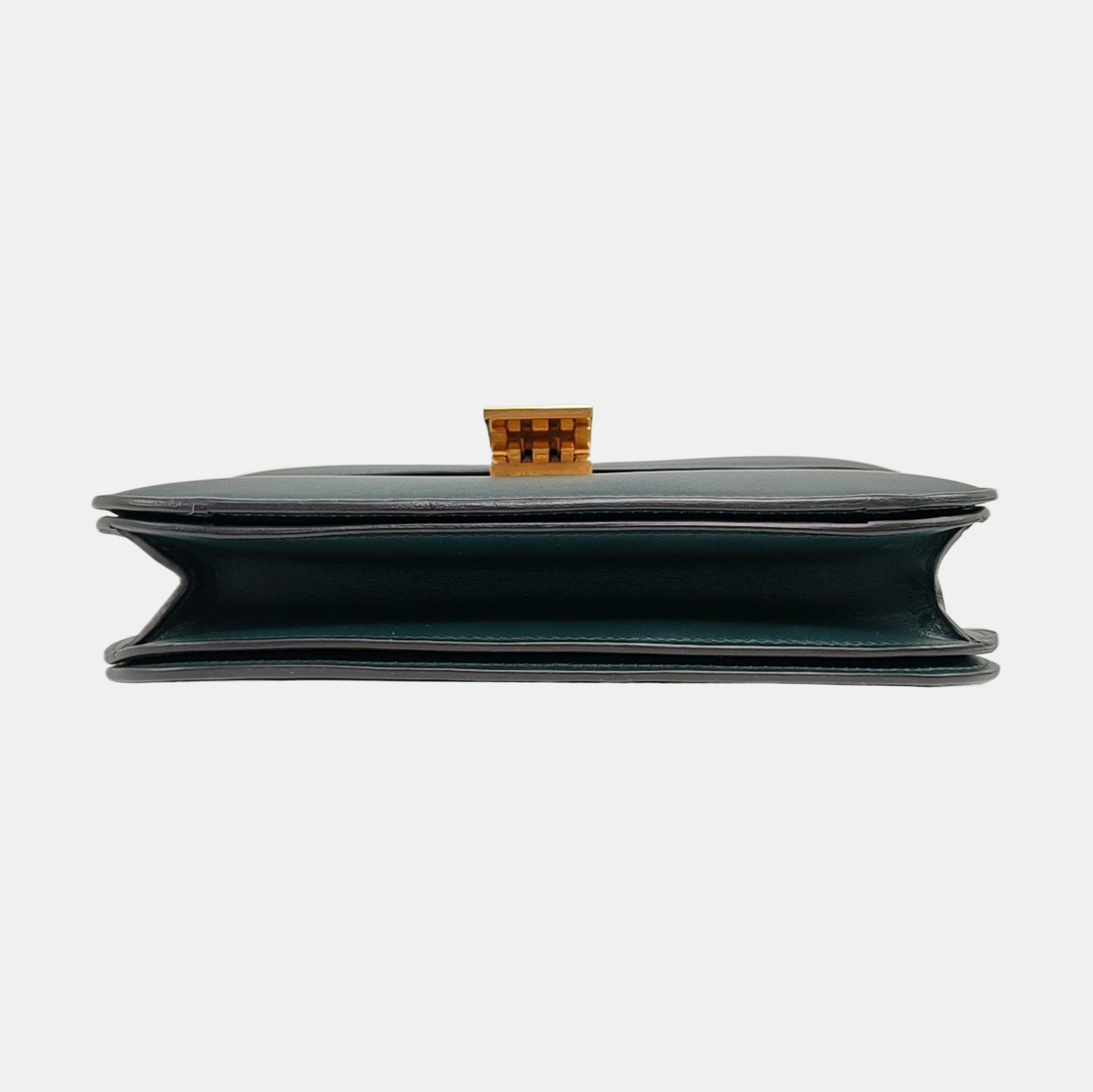 Authenticated pre-owned  CLASSIC BOX Medium Calfskin Green - Shoulder Bag at Looply