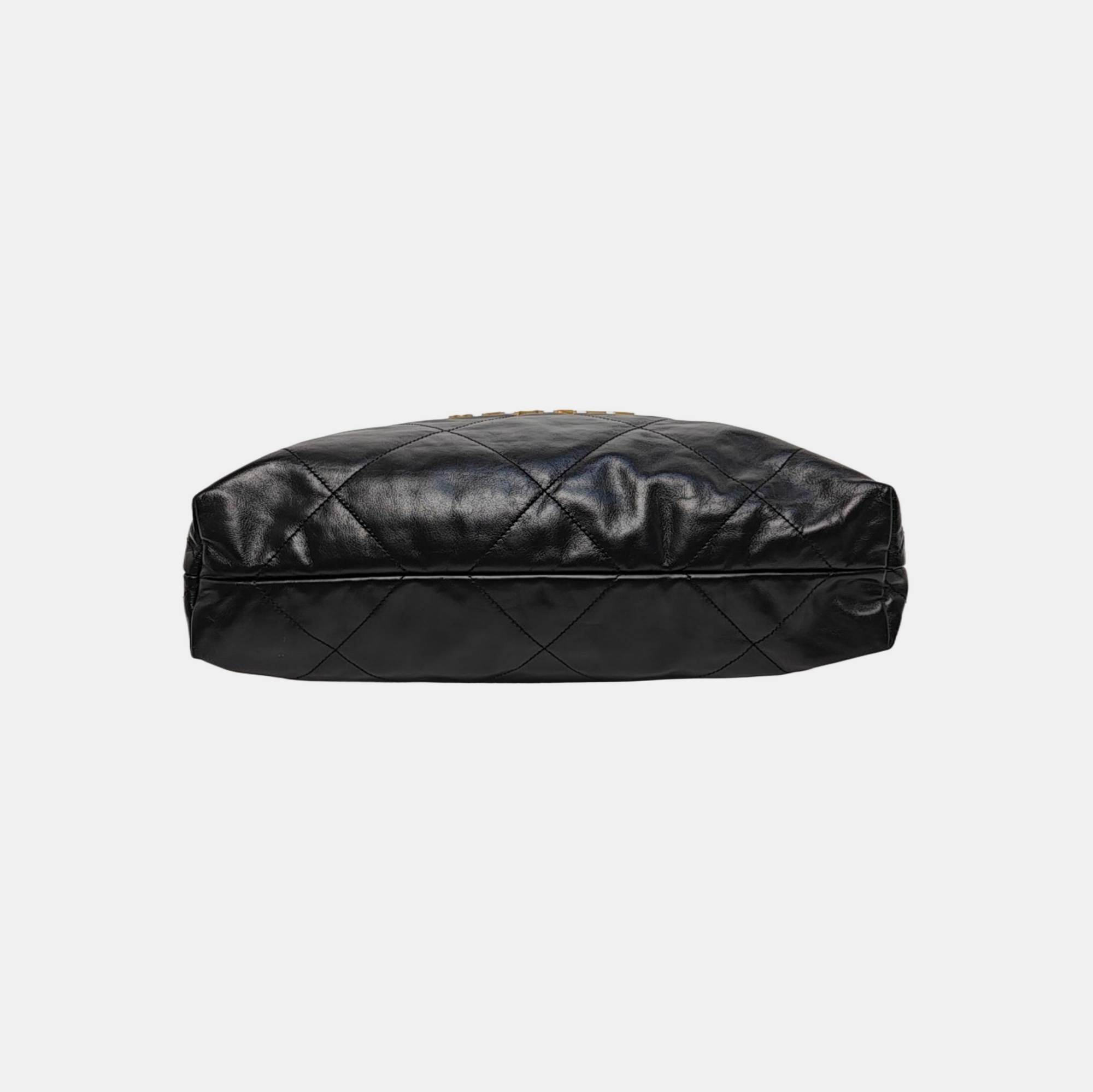 CHANEL 22 Medium Quilted Calfskin Black