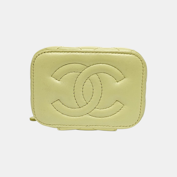 Authenticated pre-owned  VANITY CASE Small Quilted Lambskin Green - Shoulder Bag at Looply