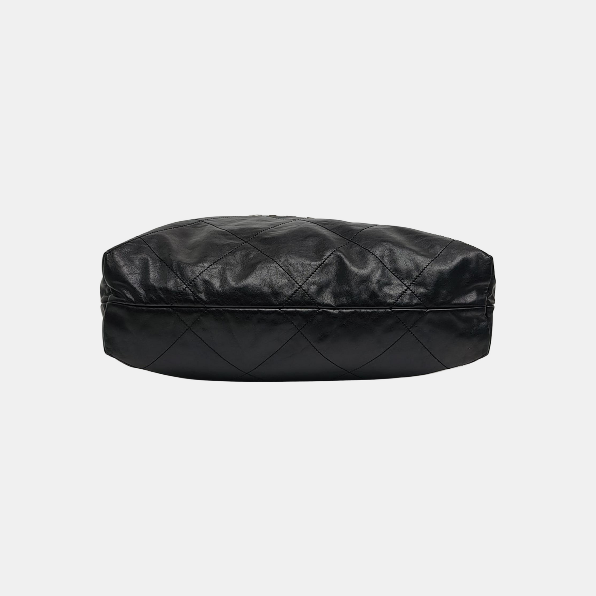 CHANEL 22 Medium Quilted Calfskin Black
