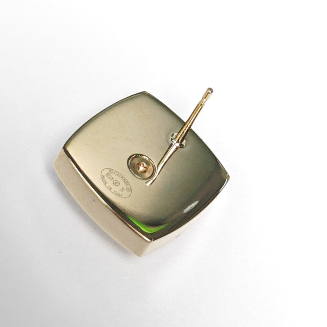Metal Gold Stud Earrings
