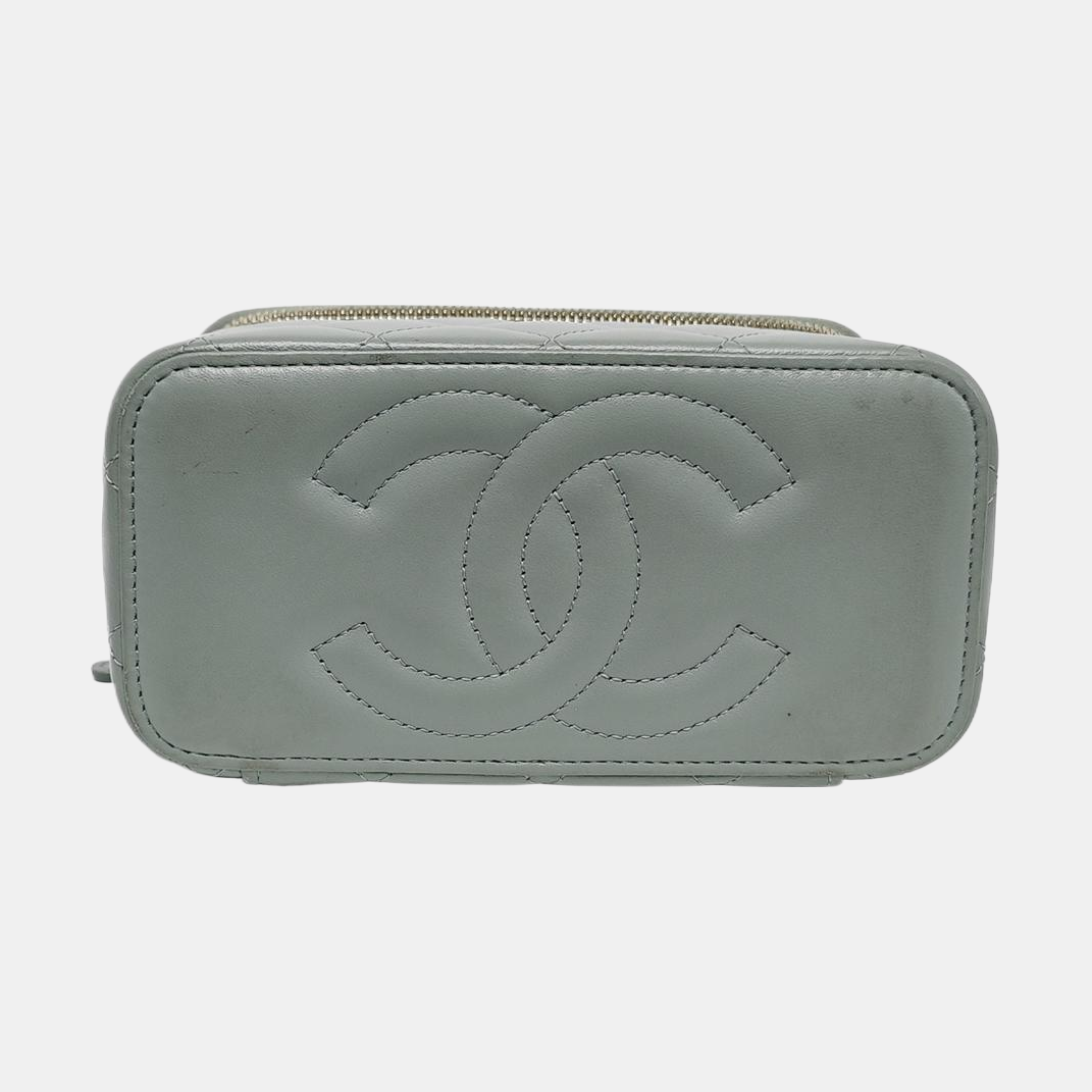 Authenticated pre-owned  VANITY CASE Quilted Lambskin Green - Shoulder Bag at Looply
