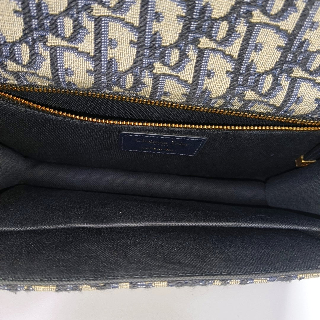30 Montaigne Oblique Canvas Blue