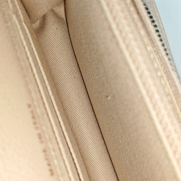 BUSINESS AFFINITY Quilted Grained Calfskin White