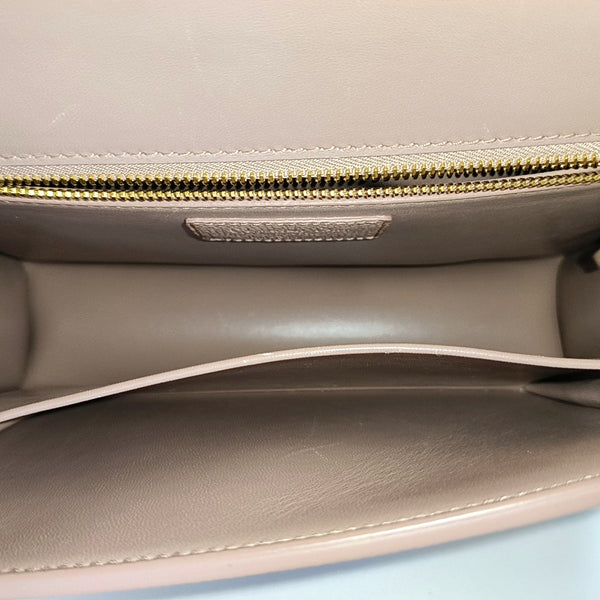 Authenticated pre-owned  30 Montaigne Calfskin Pink - Crossbody Bag at Looply