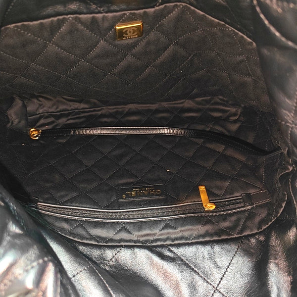CHANEL 22 Small Quilted Calfskin Black