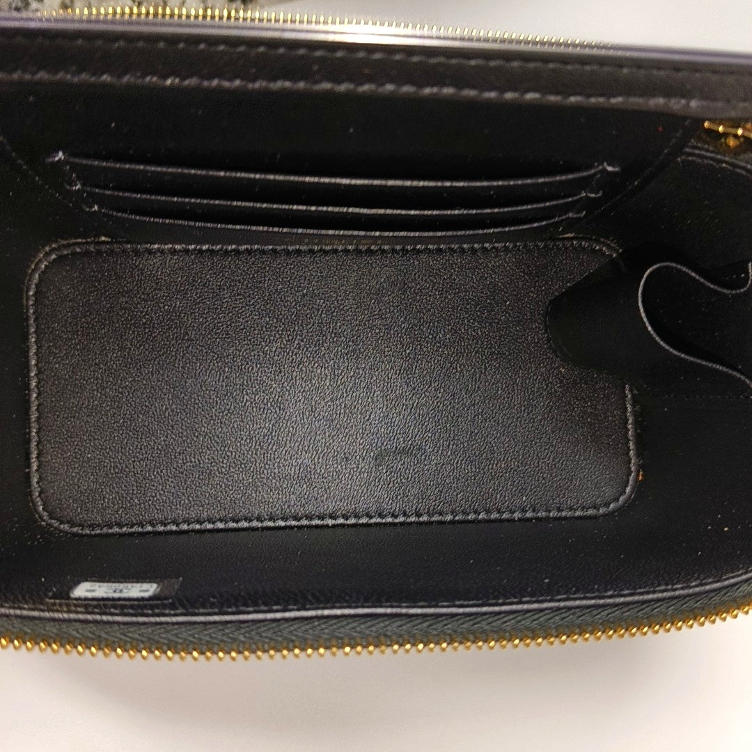VANITY CASE Small Quilted Lambskin Black