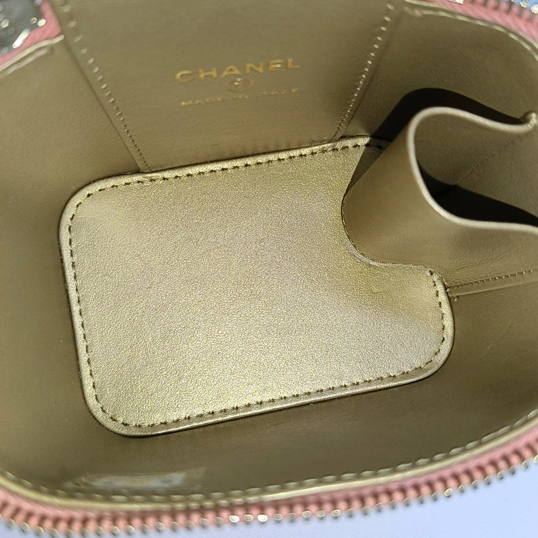 VANITY CASE Small Quilted Lambskin Pink