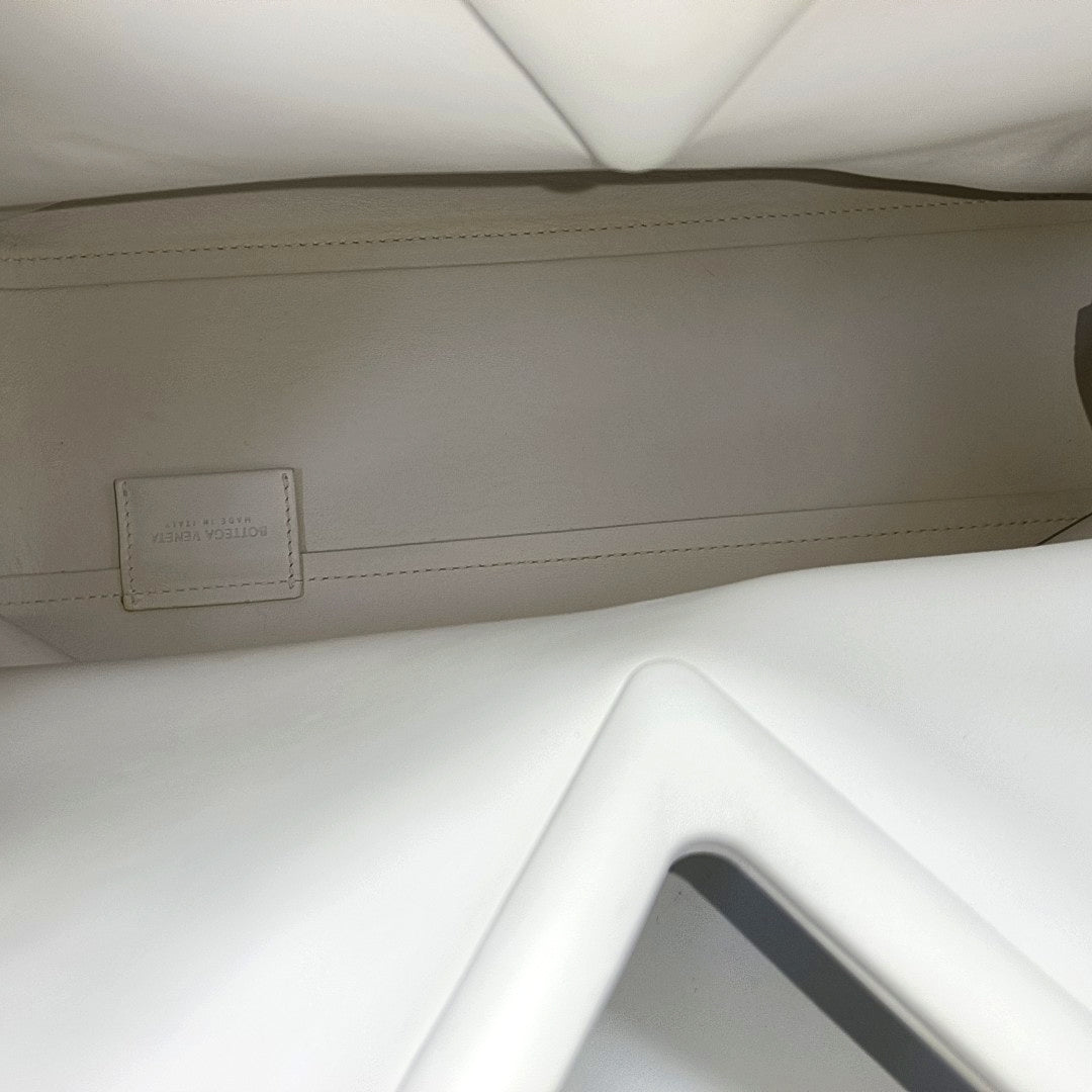 Point Medium Calfskin White
